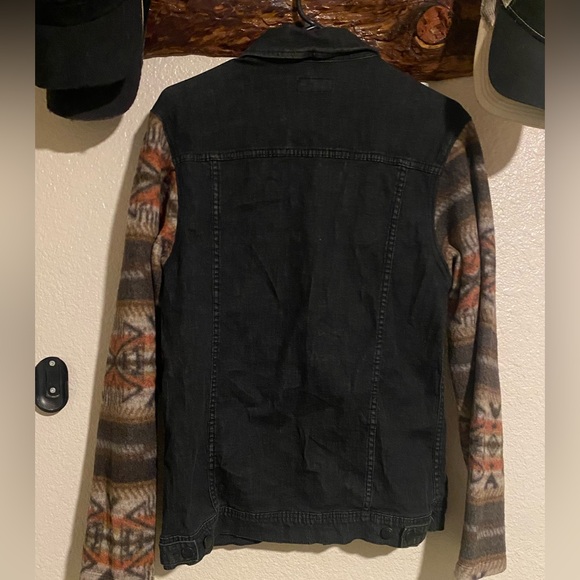 Sweet ZAK Brand Jacket!  Black denim body & Aztec tribal designed fleece sleeves - Picture 7 of 8